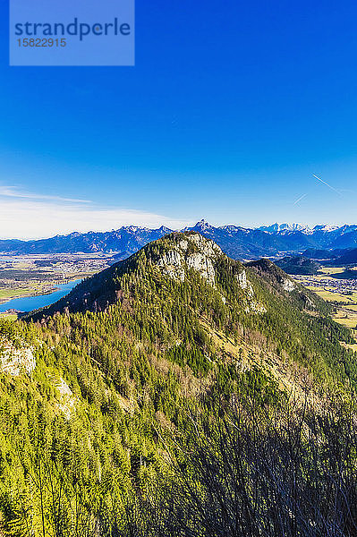 Deutschland  Bayern  Pfronten  Panoramablick vom Gipfel des Falkenstein