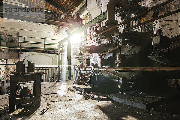 Spanien  Granada  Salobreña  Inneres einer verlassenen Zuckerfabrik
