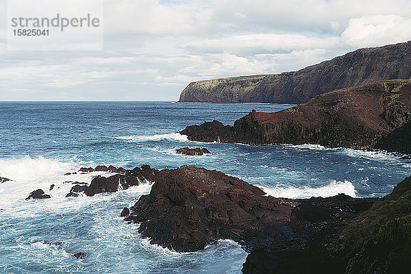 Felsenküste  Insel Sao Miguel  Azoren  Portugal