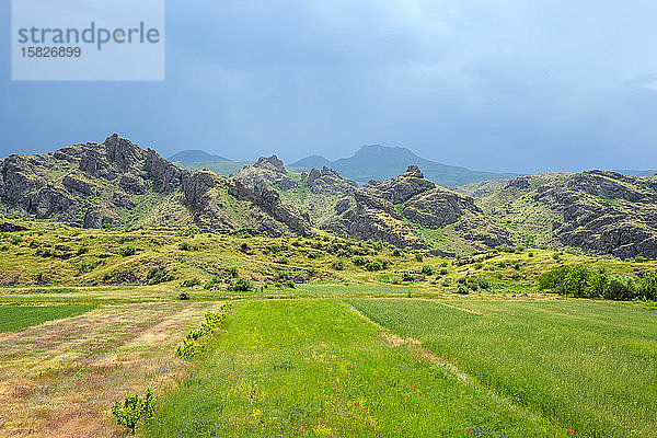 Berge im Tal des Arpa-Flusses  nahe Vayk  Provinz Vayots Dzor  Armenien