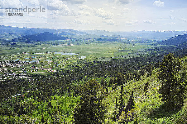 Jackson Hole-Tal und Teton Village vom Rendezvous Mountain