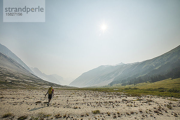 Rucksacktourismus am Athelney-Pass  Britisch-Kolumbien  Kanada