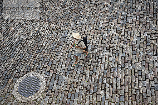 Touristische Spaziergänge durch die historische Straße