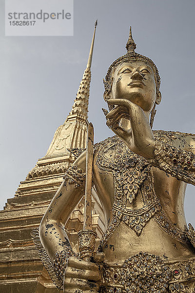 Goldene Statue von Kinnari im Großen Palast