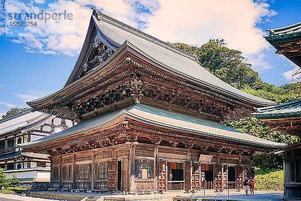 Traditionelles japanisches Holzgebäude im Zen-Tempel Kenchoji