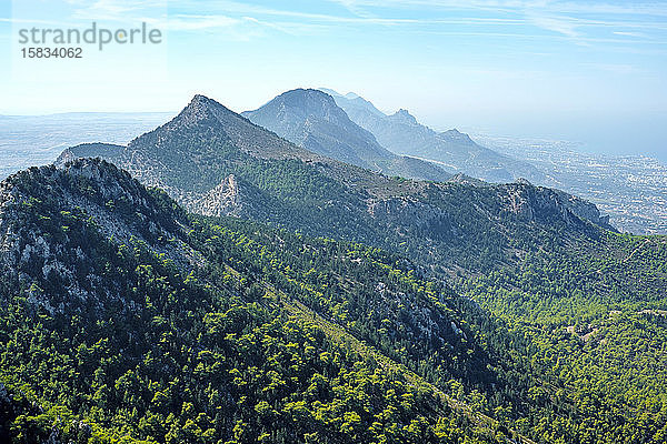 Blick von der Burg Buffavento (Buffavento Kalesi)  Zypern