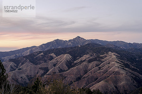 Big Sur Berge in der Abenddämmerung