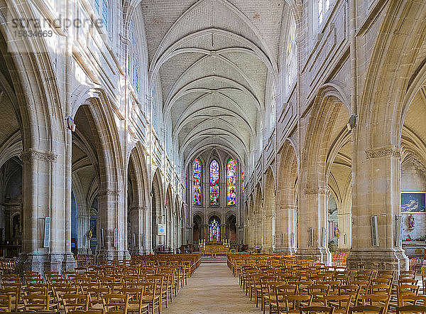 Inneres der Kathedrale von Blois (CathÃ©drale Saint-Louis de Blois)  Frankreich
