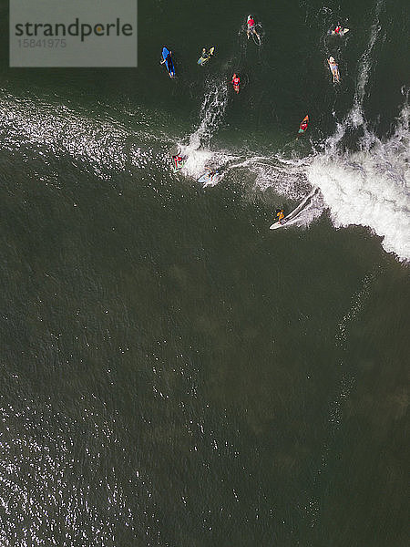 Luftaufnahme der Surfer