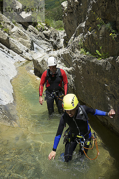 Canyoning Gloces Canyon in den Pyrenäen.