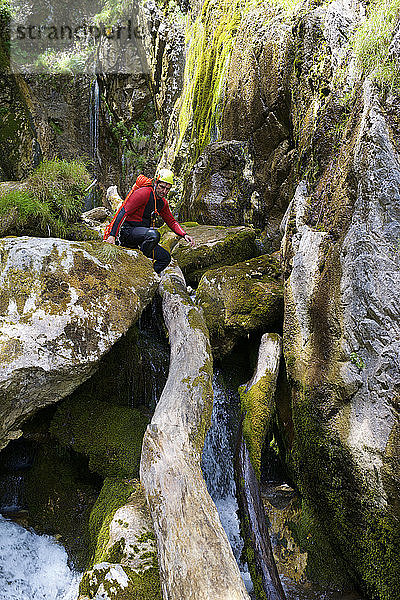 Schlucht Sharrumbant de Anaye Canyoneering im Lescun-Tal in den Pyrenäen.