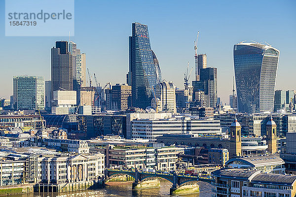 London Skyline  moderne Gebäude im Zentrum Londons  England  Vereinigtes Königreich