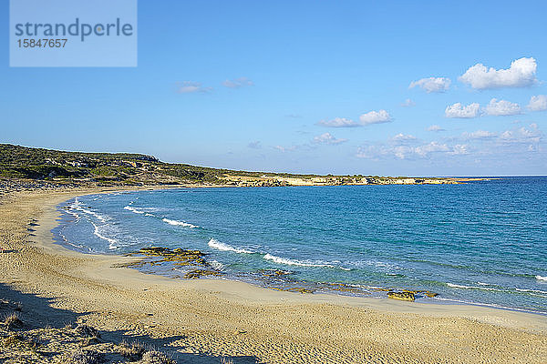 Halk Plaji-Strand an der Nordküste der Karpaz-Halbinsel  Zypern