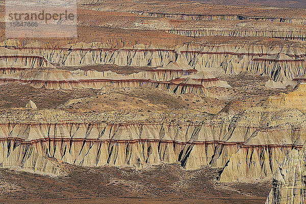 Massiver Landschafts-Kohlebergbau-Canyon im Navajo-Reservat in Ariz