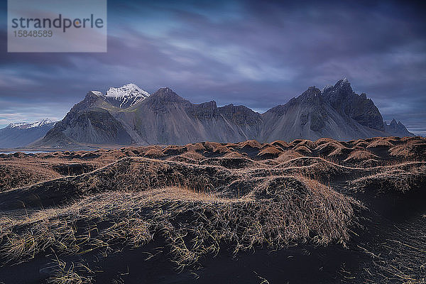 Stokksnes-Strand am Vestrahorn-Gebirge in Hofn  Island