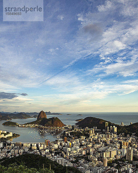 Zuckerhut-Berg in der Nachmittagssonne in Rio De Janeiro