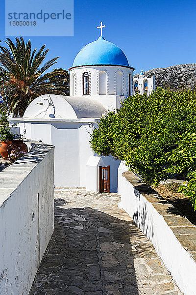 Kirche im Dorf Artemonas auf der Insel Sifnos in Griechenland.