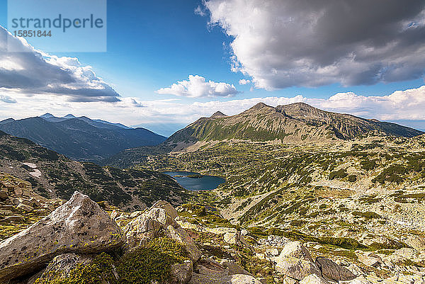 Landschaftliche Sommerlandschaft  Pirin-Gebirge  Bulgarien.