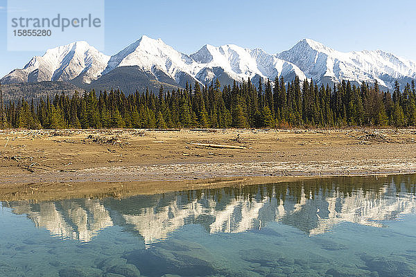 Berg-Spiegelung im Kootenay-Nationalpark