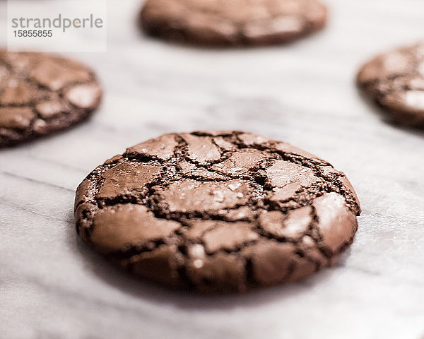 Gesalzene Schokolade Brownie-Crinkle-Plätzchen