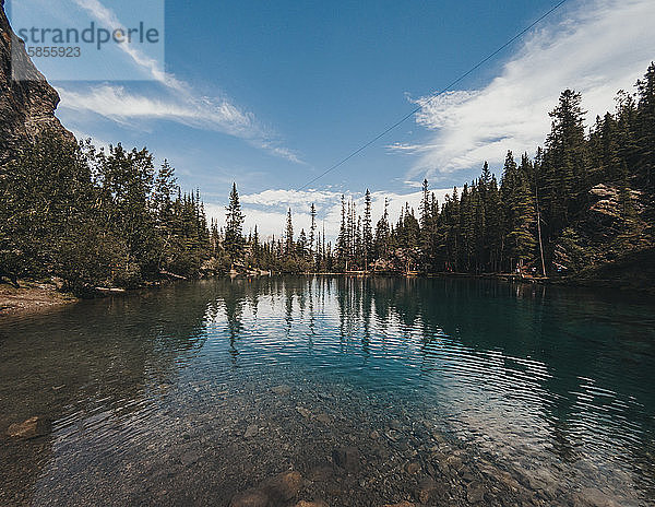 Landschaftliche Ansicht der Grassi-Seen in Canmore  Alberta  Kanada.