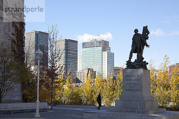Statue des Vauquelin in der Innenstadt von Montreal