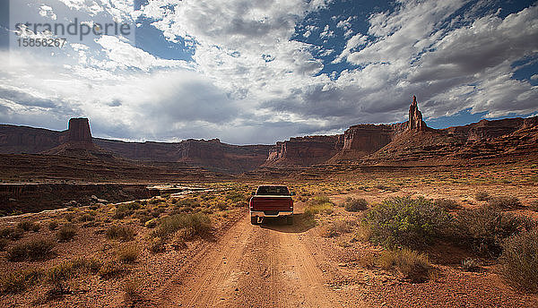 White Rim Trail  eine Straße mit Allradantrieb im Canyonlands-Nationalpark  dem Herzen einer Hochwüste namens Colorado Plateau.