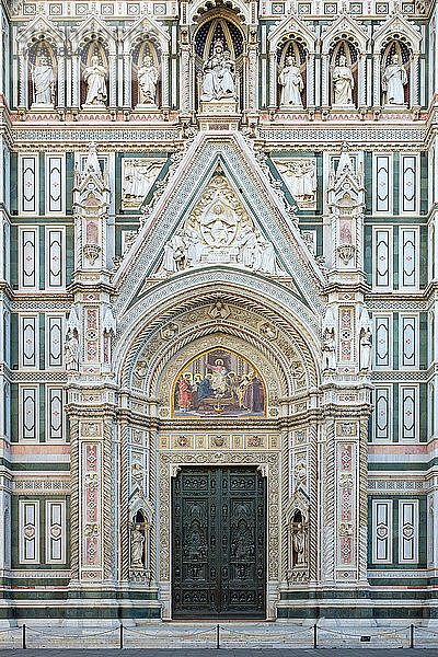 Fassade der Kathedrale von Florenz (Duomo di Firenze)  Florenz  Toskana  Italien