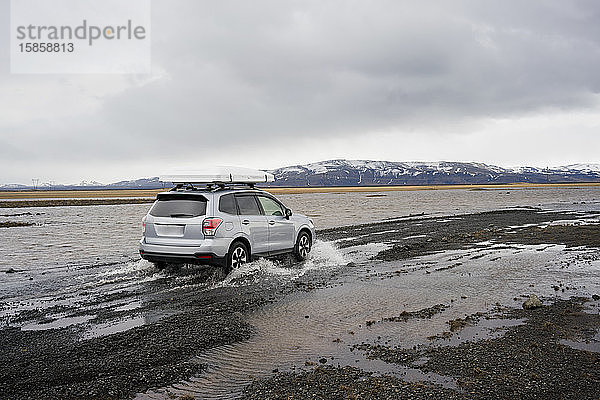 Autokreuzungsstrom in Island