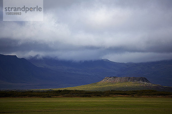 Der Vulkankrater Eldborg auf der Halbinsel Snaefellsnes in Island
