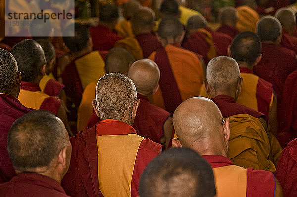 Mönche während eines Treffens in der Soma-Gompa vereint