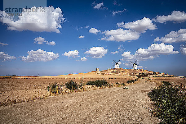 Windmühlen von Don Quijote in La Mancha_Spanien