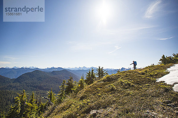 Wanderer auf dem Bald Mountain  Washington  USA