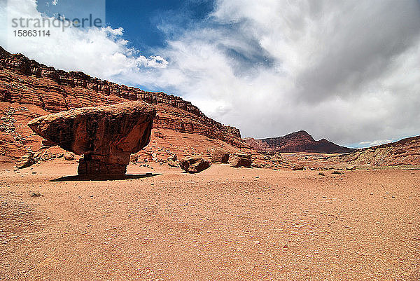ausgewogene Felsformationen in der Nähe des Marble Canyon Arizona
