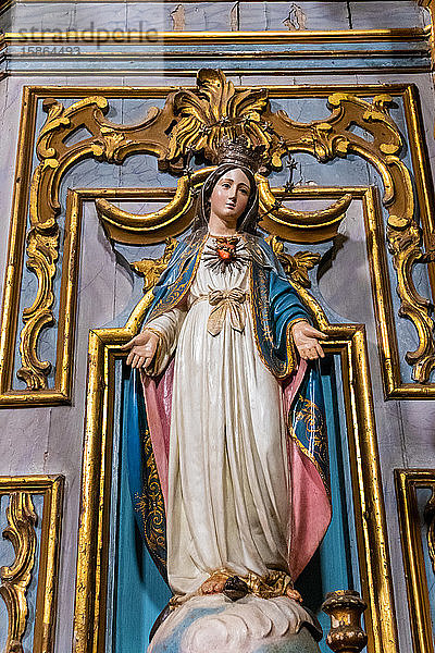 Statue der Jungfrau Maria in der Kirche von Igreja de Santiago  Tavira  Algarve  Portugal