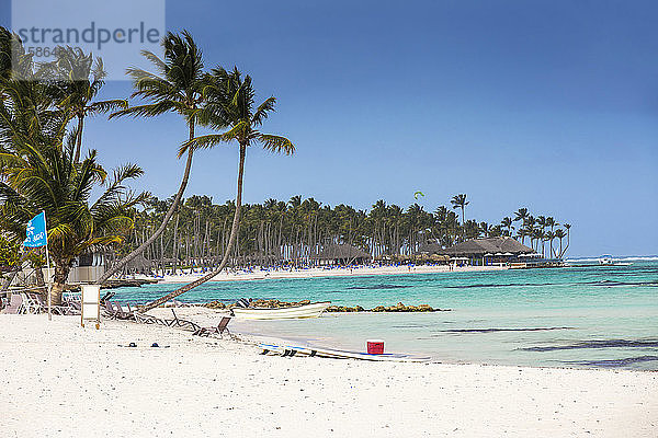 Kitesurfing Strand im Kite Club  Playa Blanca  Punta Cana  Dominikanische Republik  Westindien  Karibik  Mittelamerika