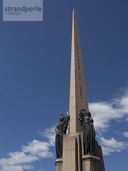 Obelisk zur Erinnerung an die erste Verfassung nach der Unabhängigkeit. Montevideo  Uruguay  Südamerika