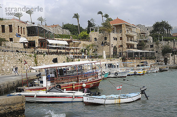 Boote im Hafen der alten Stadt Byblos  UNESCO-Weltkulturerbe  Libanon  Naher Osten