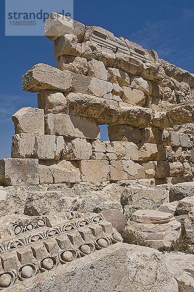 Ruinen des antiken Baal-Tempels  der Heliopolis in Baalbek  UNESCO-Weltkulturerbe  Libanon  Naher Osten