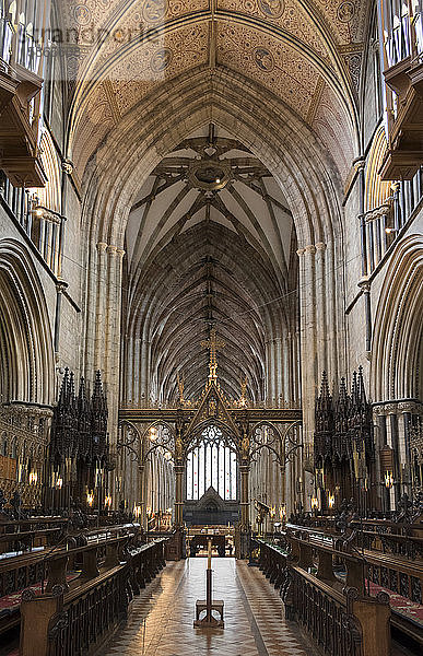 Chor und Kirchenschiff mit Blick nach Westen  Worcester Cathedral  Worcester  England  Vereinigtes Königreich  Europa