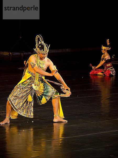 Aufführung der klassischen Ramayana-Legende im Prambanan-Tempel in Yogyakarta  Java  Indonesien  Südostasien  Asien