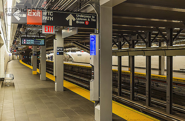 U-Bahn-Station  World Trade Center  9/11 Memorial und Museum; New York City  New York  Vereinigte Staaten von Amerika