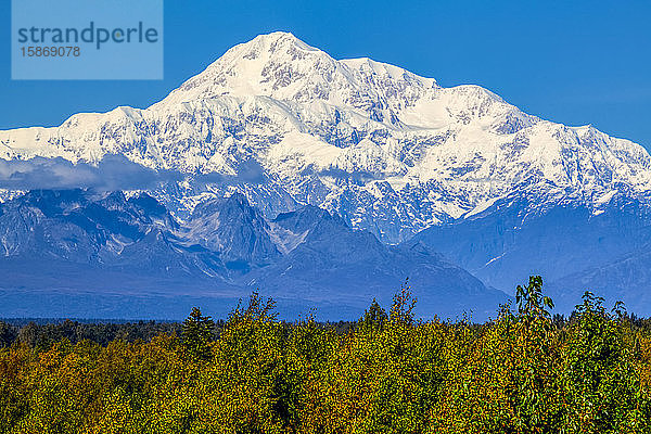 Mount Denali  der höchste Berg Nordamerikas  aufgenommen in der Nähe von Talkeetna; Alaska  Vereinigte Staaten von Amerika