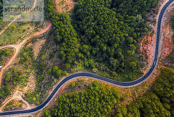 Drohnenansicht der Da Lat Road; Da Lat  Provinz Lam Dong  Vietnam