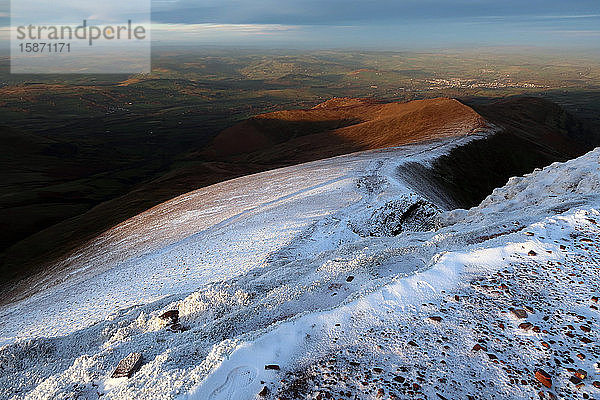 Winter auf Pen y Fan  Brecon Beacons  Wales  Vereinigtes Königreich  Europa