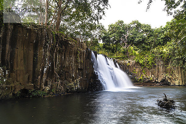 Fließendes Wasser der Rochester Falls  Souillac  Süd-Mauritius  Indischer Ozean  Afrika