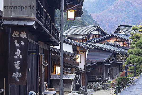 Traditionelle Gebäude am Nakasendo-Weg  Tsumago  Präfektur Gifu  Honshu  Japan  Asien