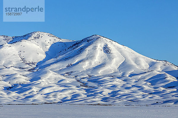 Verschneite Berge