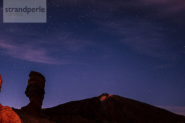 Der Berg Teide bei Nacht auf Teneriffa  Spanien