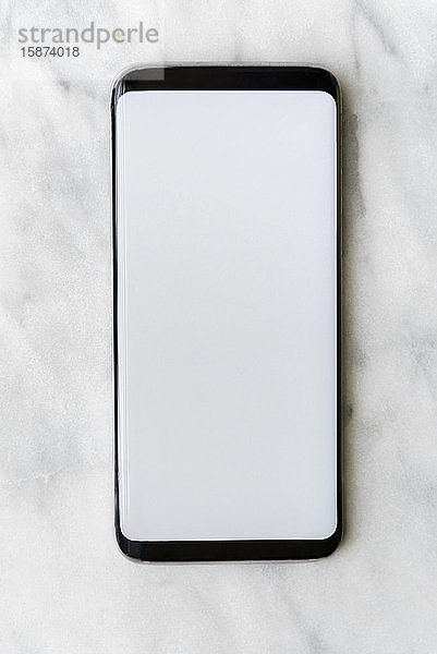 Smart Phone auf weißem Hintergrund